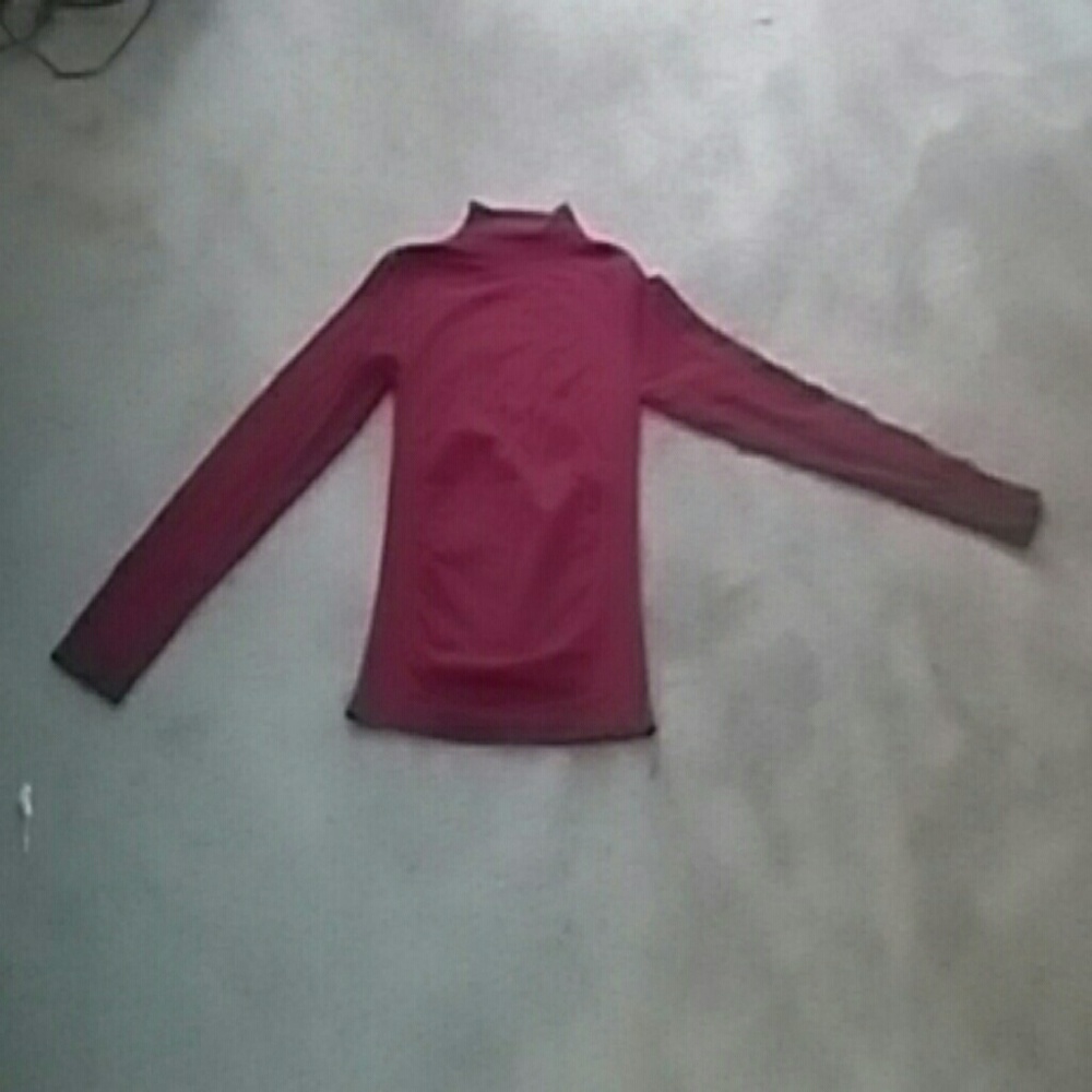 Long sleeve tight fit shirt